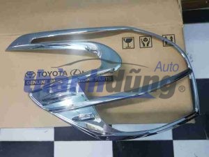 Ốp đèn hậu Toyota Yaris