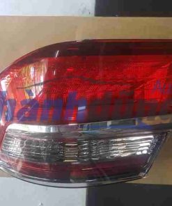 Đèn hậu ngoài phải Toyota Camry