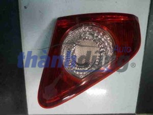 Đèn hậu miếng trong Toyota Corolla Altis