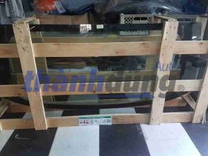 Kính chắn gió sau/ cốp hậu Hyundai Starex