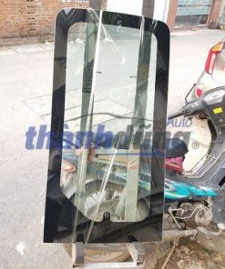 KÍNH SƯỜN XE HYUNDAI STAREX