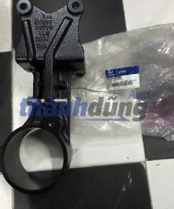 CHÂN CABIN PHẢI HYUNDAI HD65, HD72, HD78- 643335K000