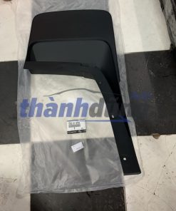 CHẮN BÙN BÁNH SAU PHẢI MAZDA BT50– 1D0251870A