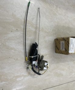 ổ ngậm khóa cốp hậu toyota fortuner 2013