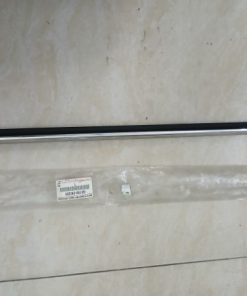 NẸP CHÂN KÍNH SAU TRÁI TOYOTA FORTUNER | 68180-0K050