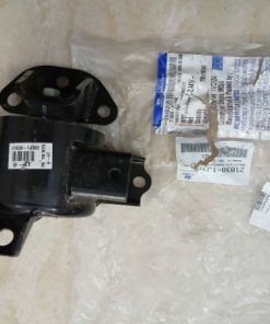 chân treo hộp số hyundai i20 2011 | 21830-1j300