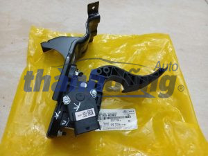 BÀN ĐẠP CHÂN GA KIA BONGO 3 J3 2006 | 327004E002