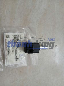 CÔNG TẮC CHÂN PHANH HYUNDAI PORTER 2 | 938102J000