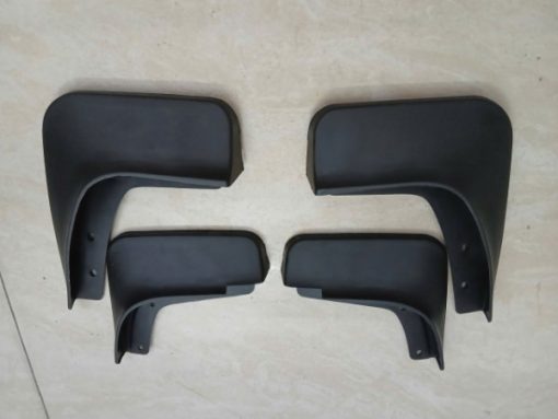 CHẮN BÙN BÁNH SAU PHẢI HYUNDAI CRETA | 86832A0000